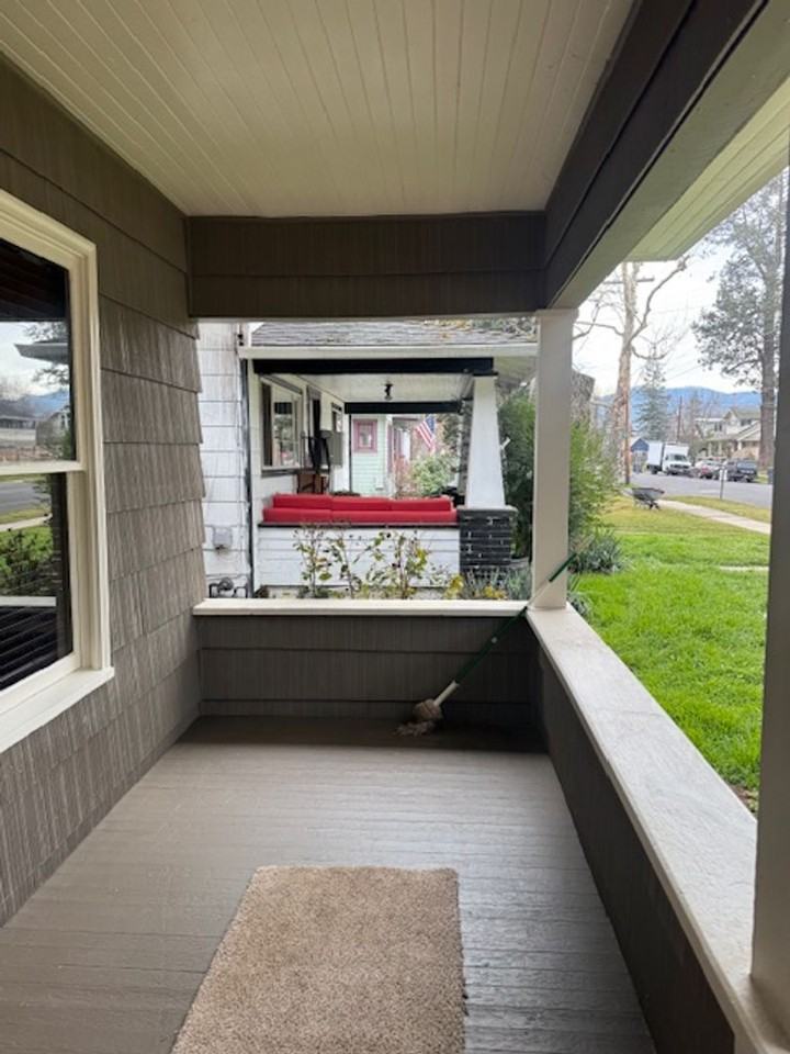 513 Newtown St - Photo 2 of 19