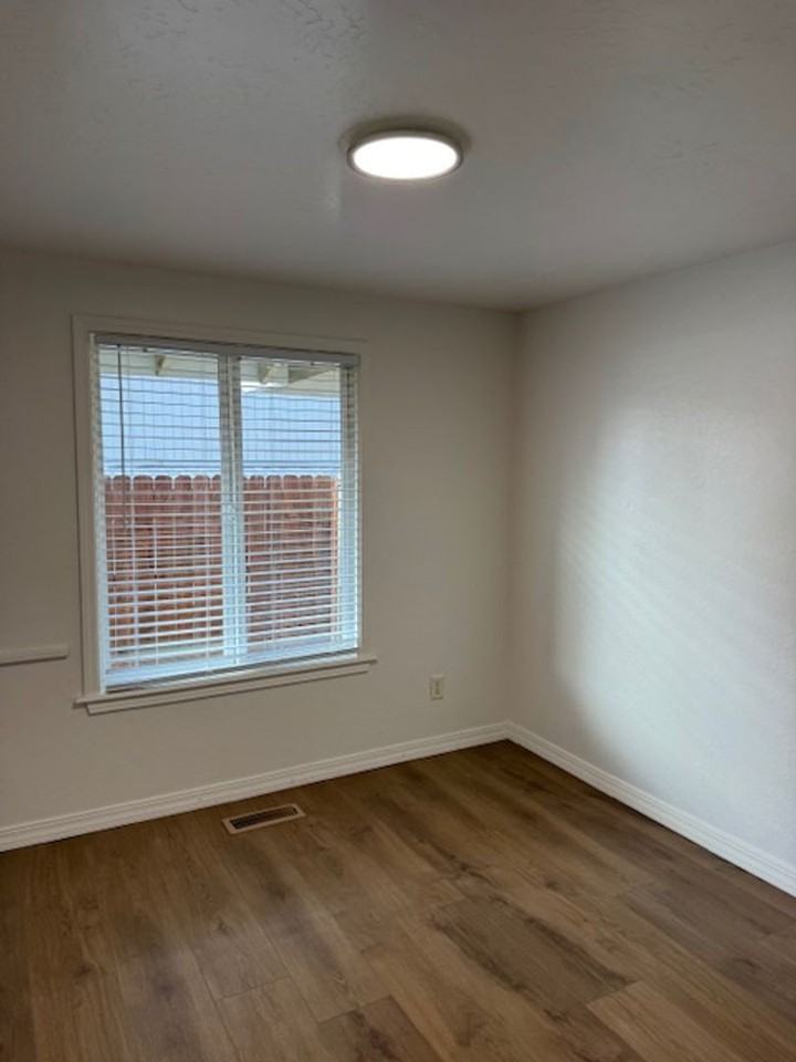 3056 Jason Way - Photo 6 of 21