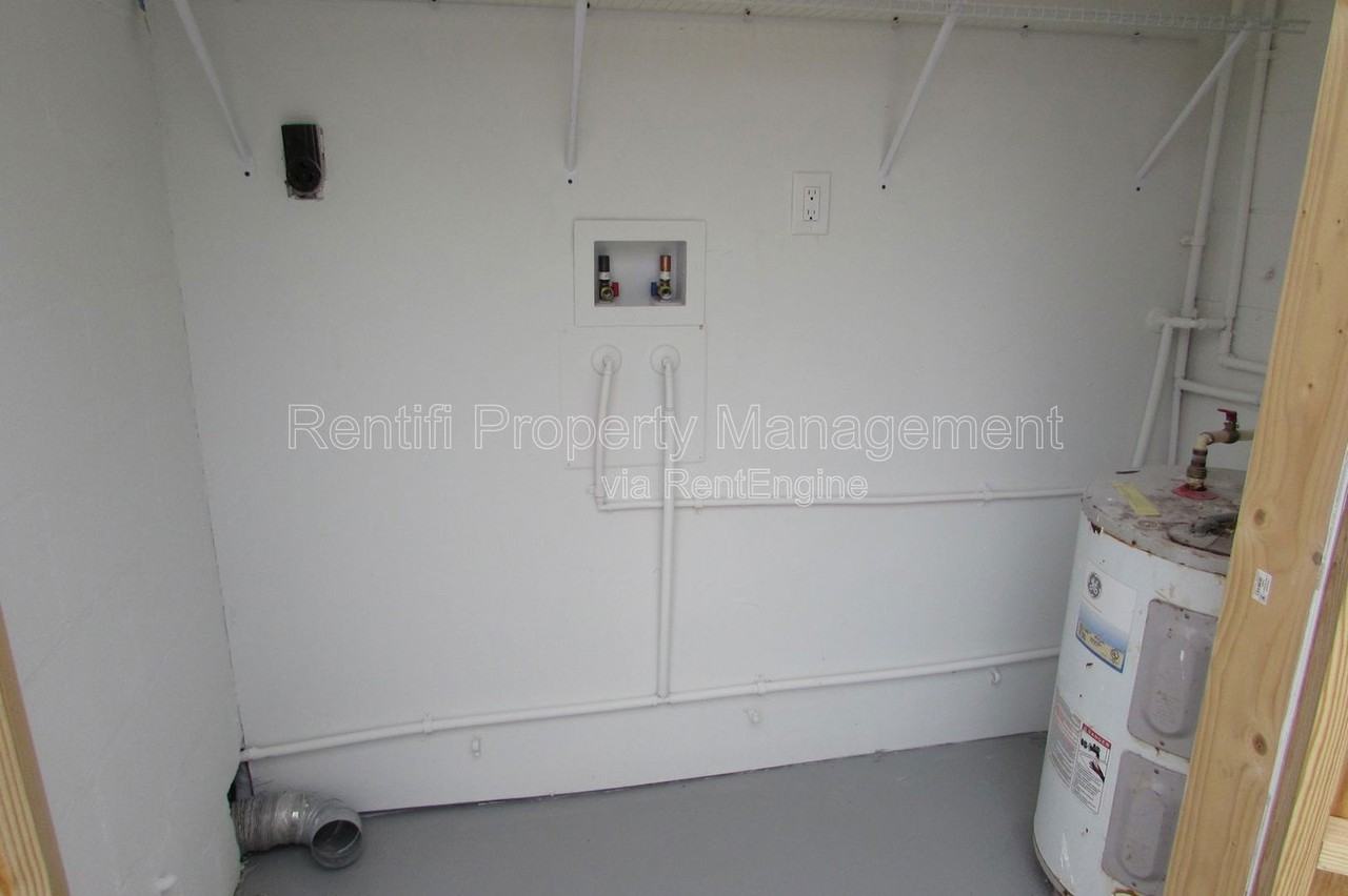 23023 Gulfcoast Ave - Photo 5 of 27