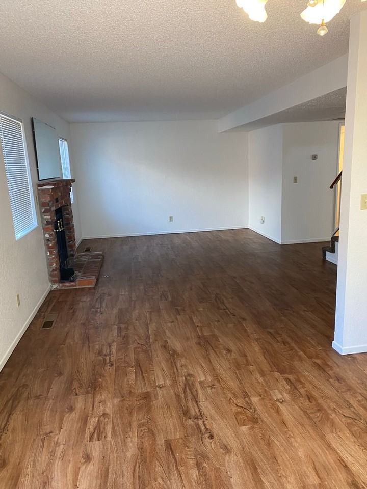 1543 Satellite Dr - Photo 5 of 17