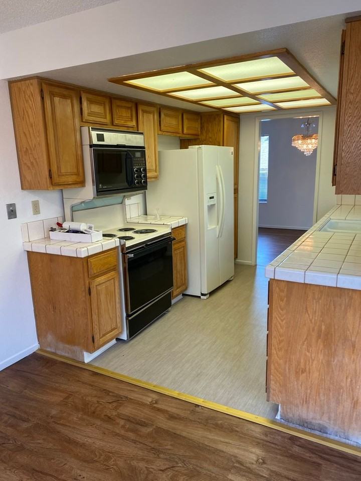 1543 Satellite Dr - Photo 6 of 17