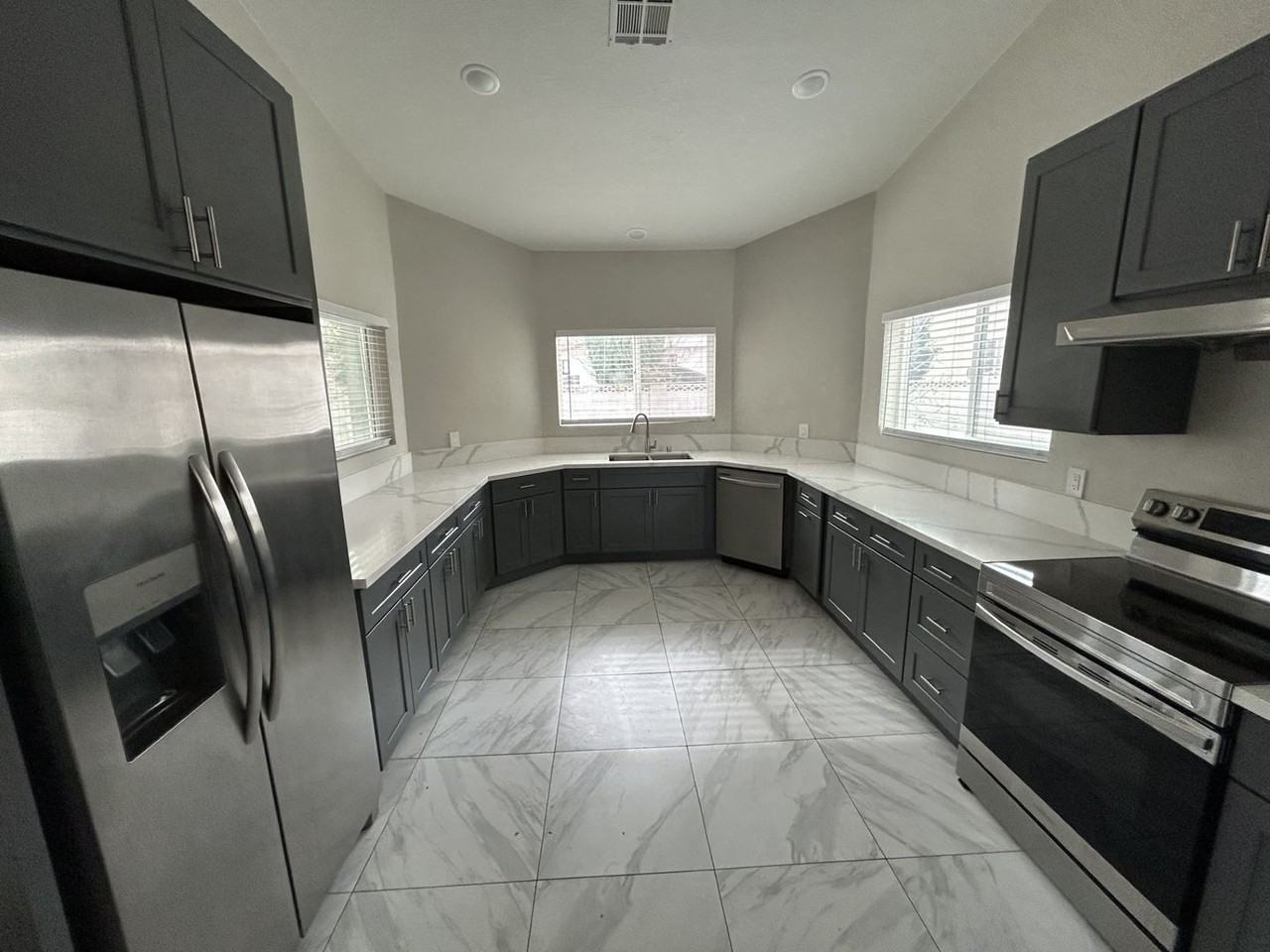 5965 Desert Oasis Cir - Photo 6 of 32