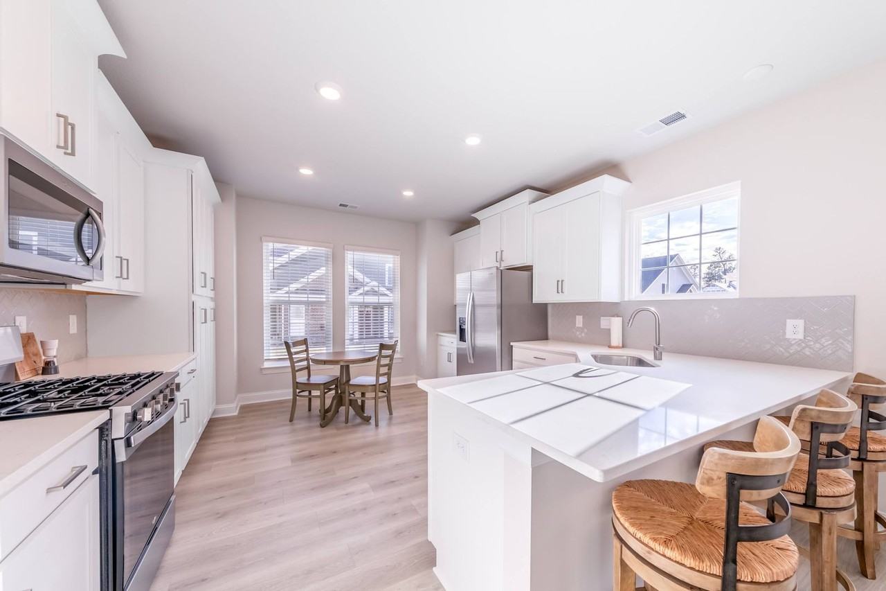 1224 Treviso Bay - Photo 6 of 16