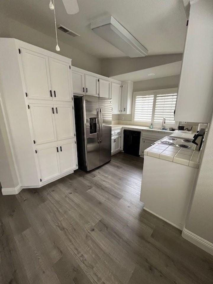 8621 Willow Spring Ct - Photo 2 of 11