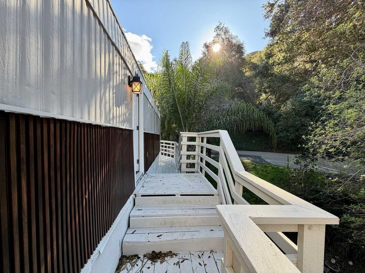 1070 Katherine Rd - Photo 2 of 26