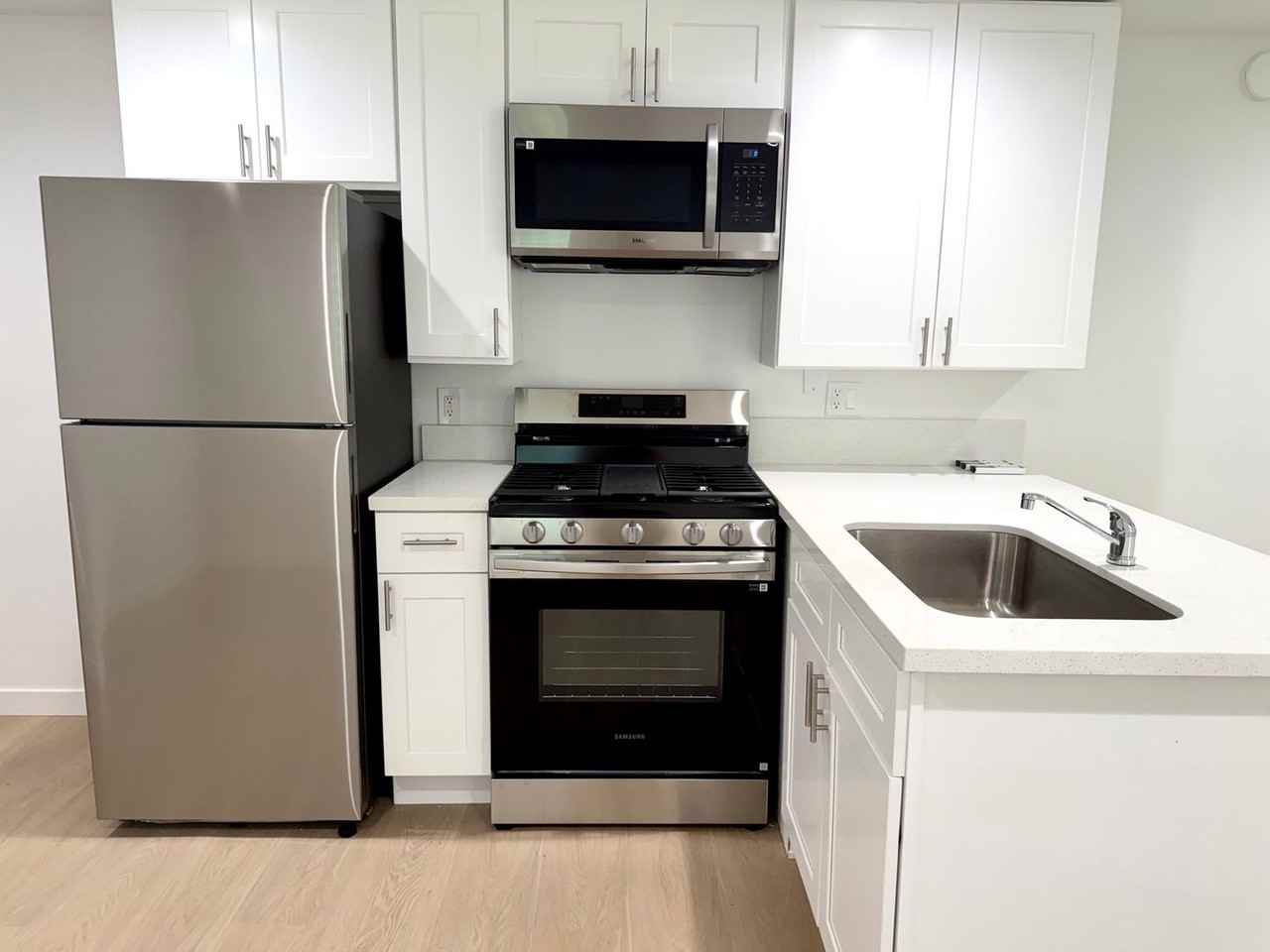 1070 Katherine Rd - Photo 5 of 26