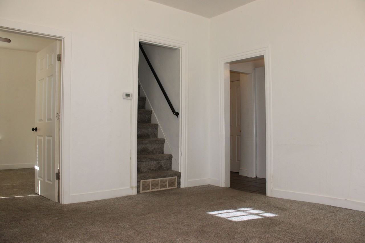 489 E Center St - Photo 5 of 29