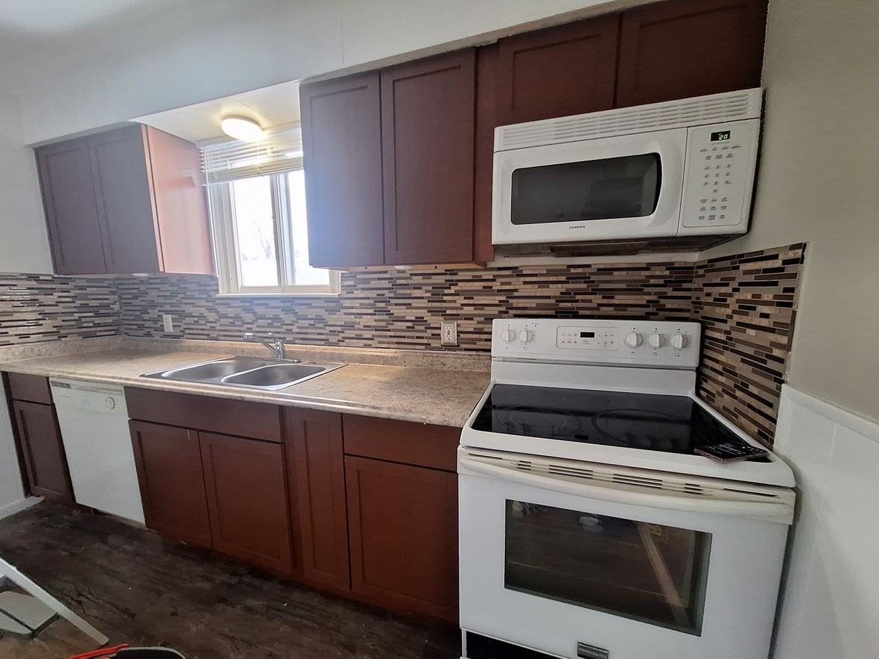 24568 Bolam Ave - Photo 4 of 22