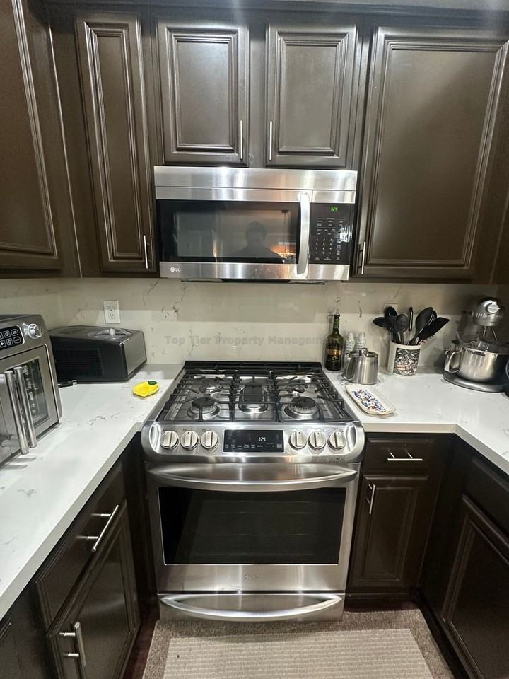 3086 Via Maximo 3086 - Photo 4 of 31