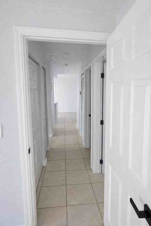 1626 43rd St - Photo 3 of 10