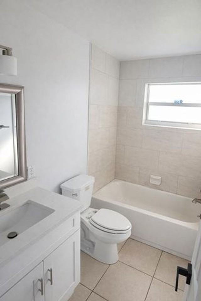 1626 43rd St - Photo 6 of 10