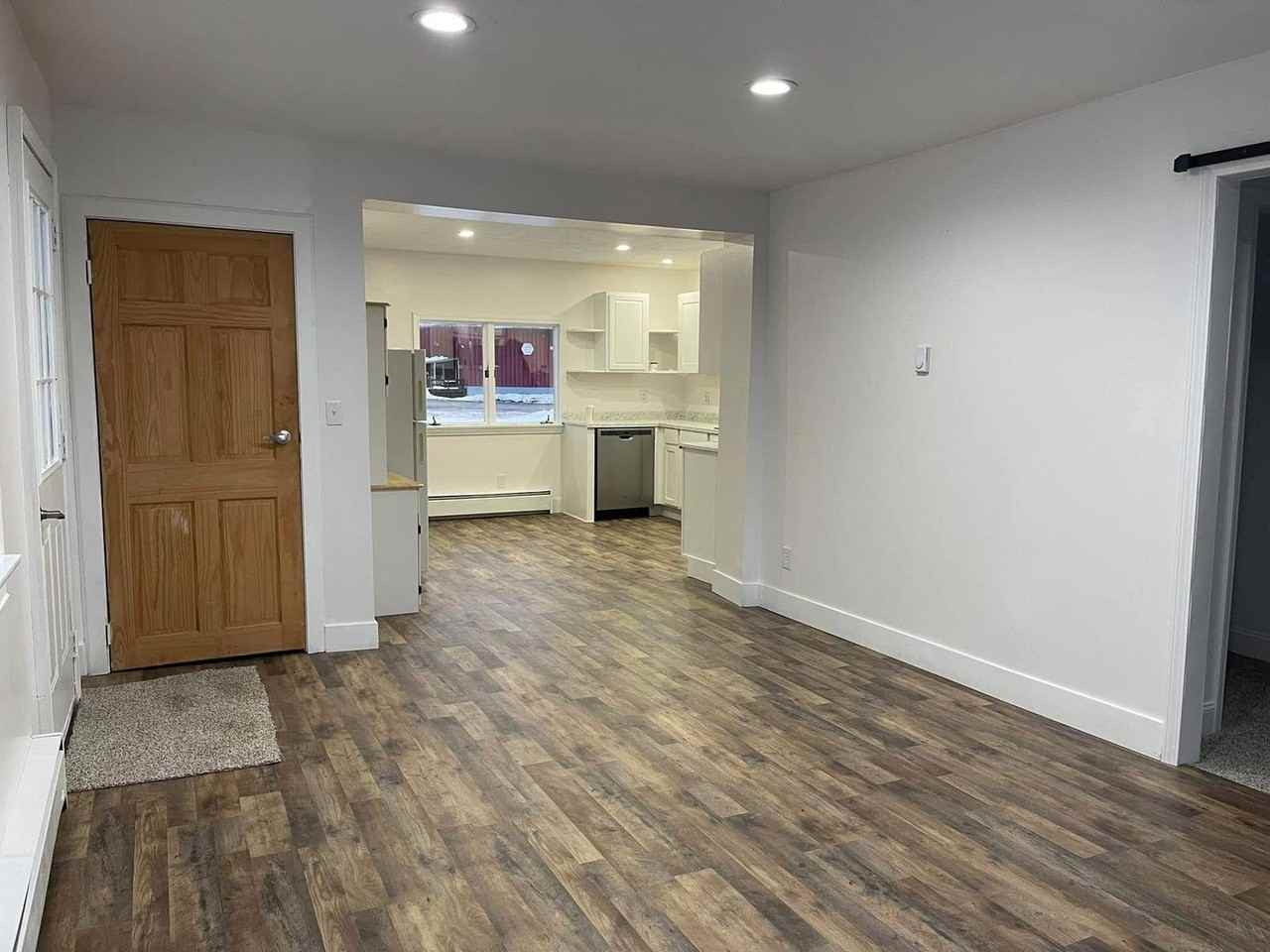 707 Parham St - Photo 3 of 23