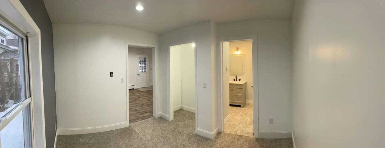 707 Parham St - Photo 7 of 23