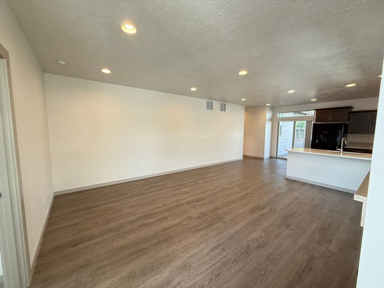 75 Ne Cessna Dr #1 - Photo 6 of 18