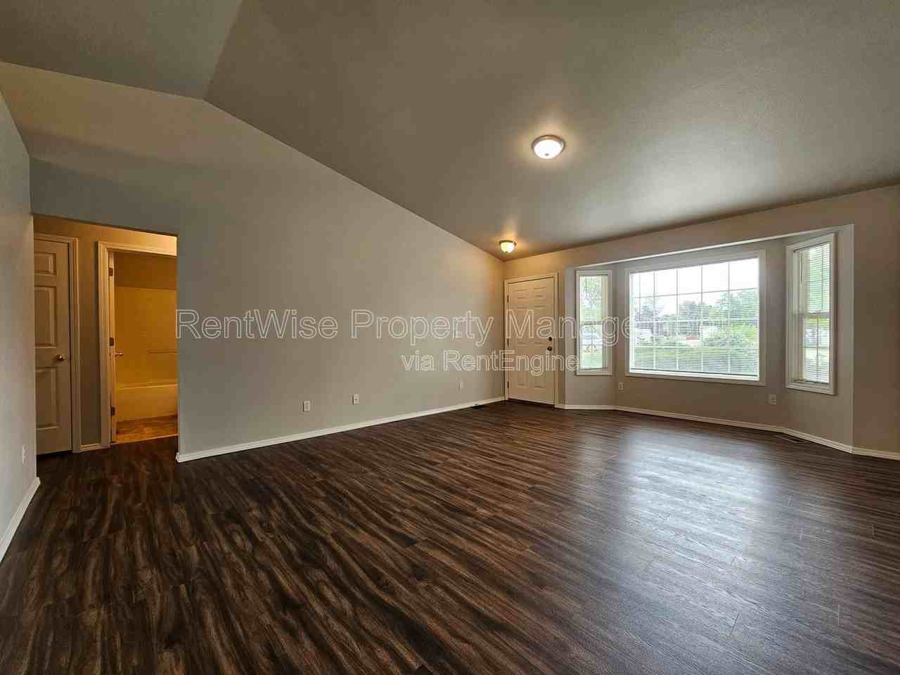 642 Togstad Ct - Photo 3 of 18