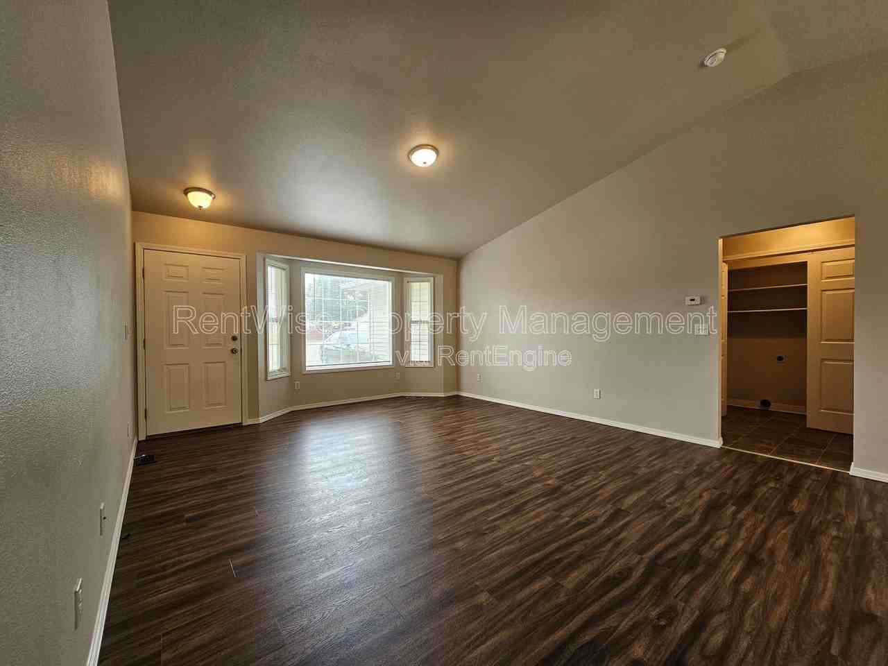 642 Togstad Ct - Photo 6 of 18