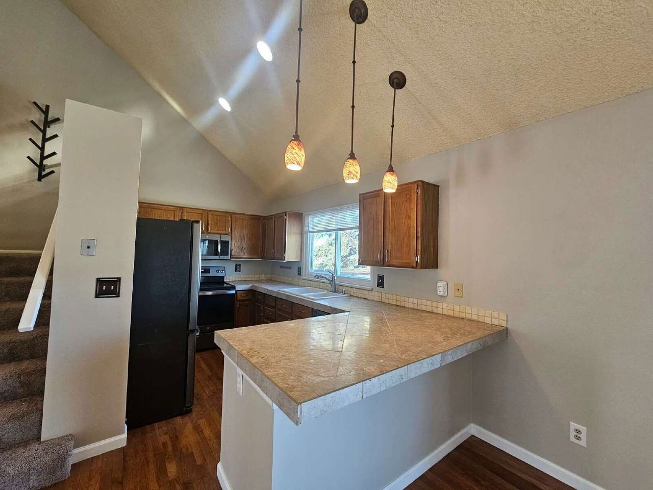 150 N Carlton St - Photo 3 of 19