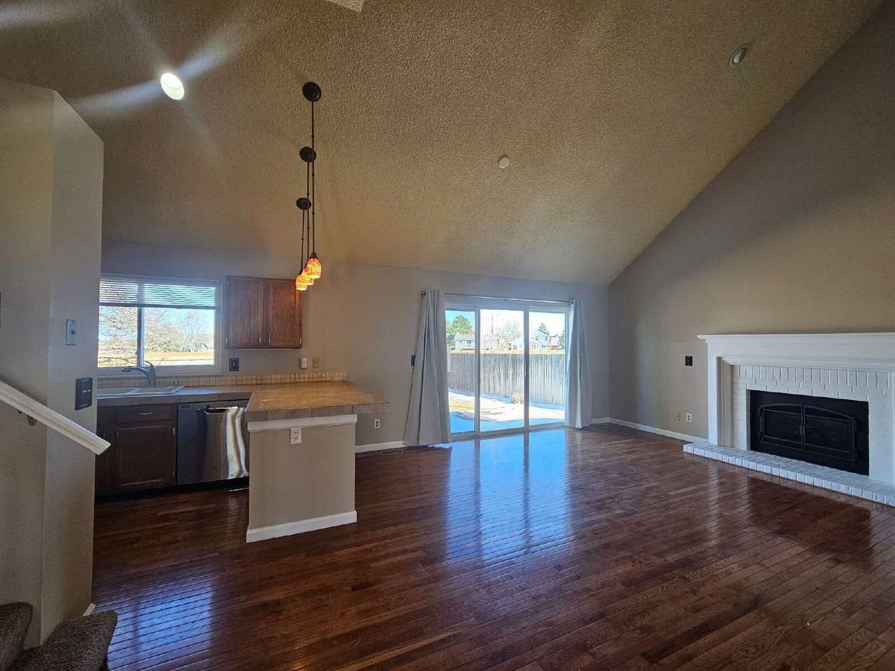 150 N Carlton St - Photo 5 of 19