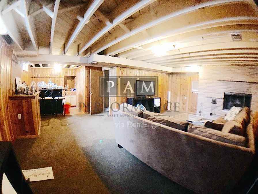 7430 W Wells St - Photo 4 of 21