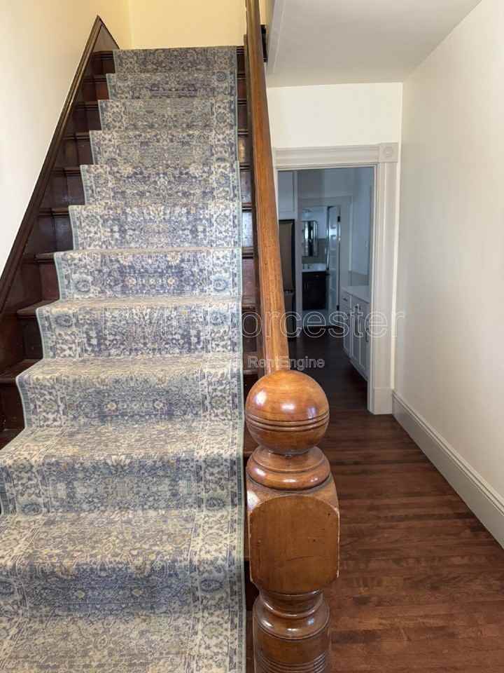 161 Lincoln St - Photo 3 of 26