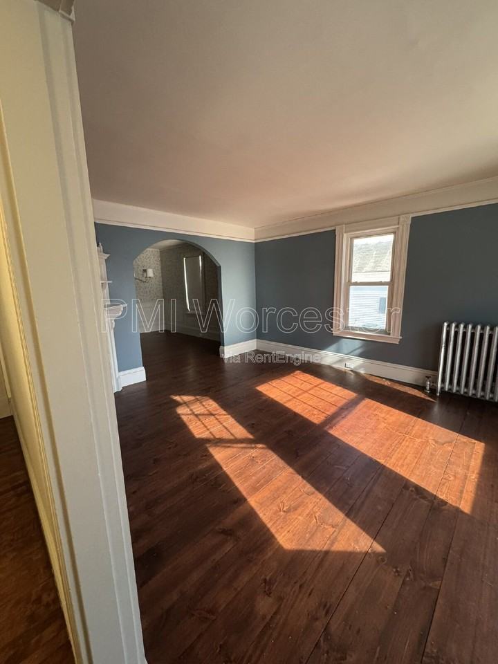 161 Lincoln St - Photo 6 of 26