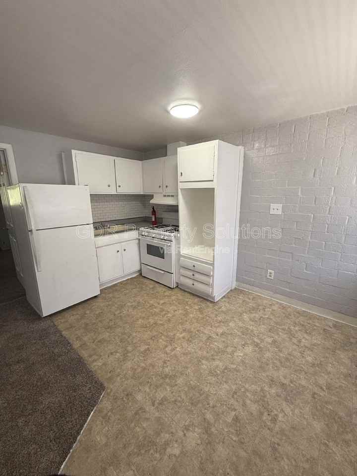 1200 Coal Ave Sw #10 - Photo 3 of 24