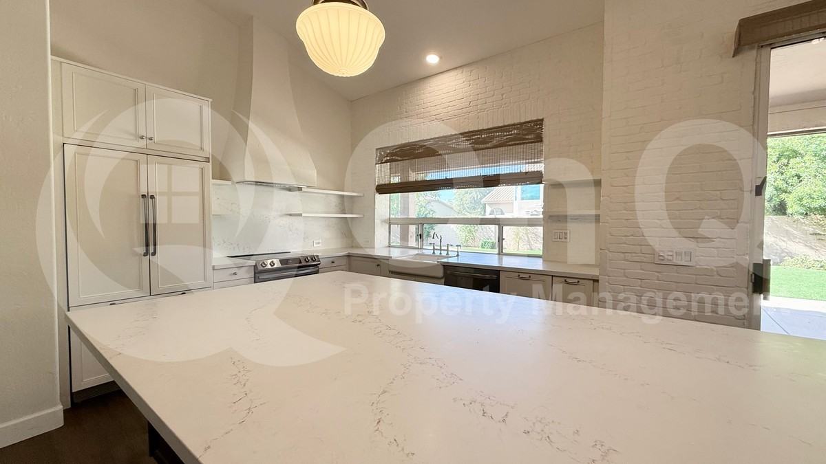 19250 N 89th Pl - Photo 4 of 23