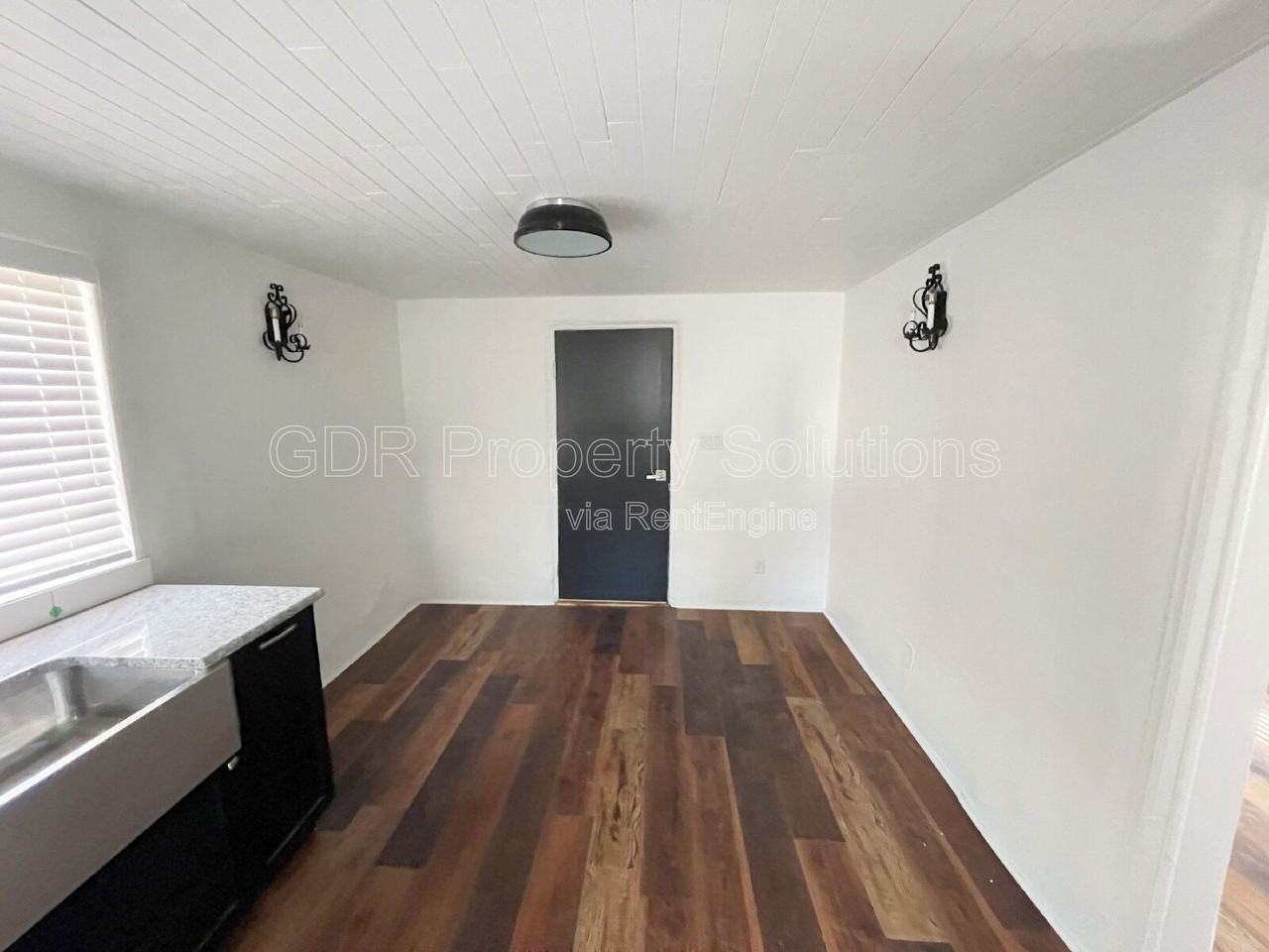 300 San Pasquale Ave Nw #D - Photo 2 of 16