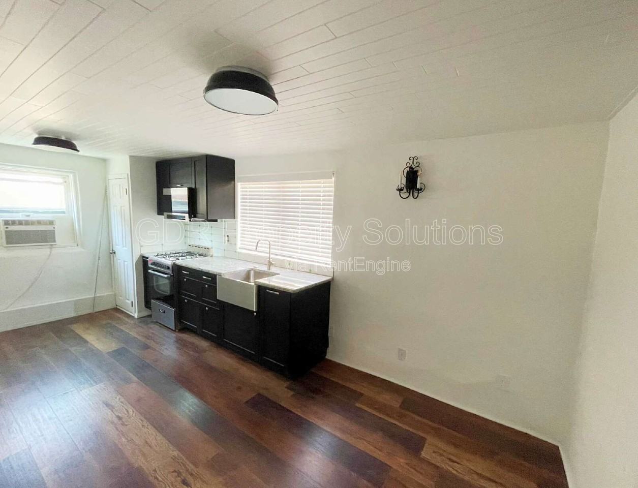 300 San Pasquale Ave Nw #D - Photo 3 of 16