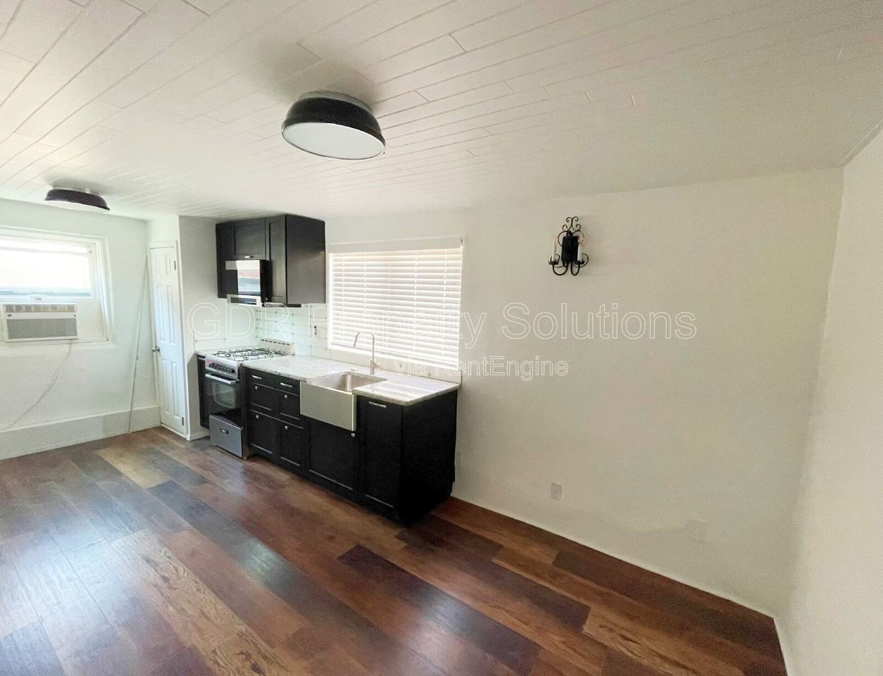 300 San Pasquale Ave Nw #D - Photo 7 of 16