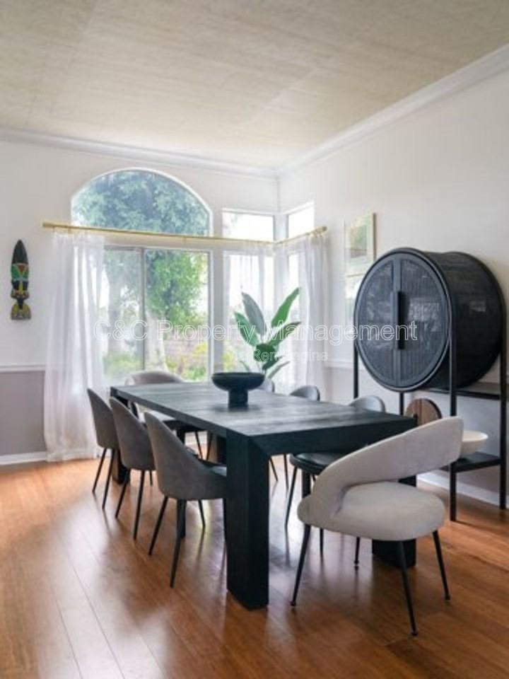 5234 S Chariton Ave - Photo 2 of 40