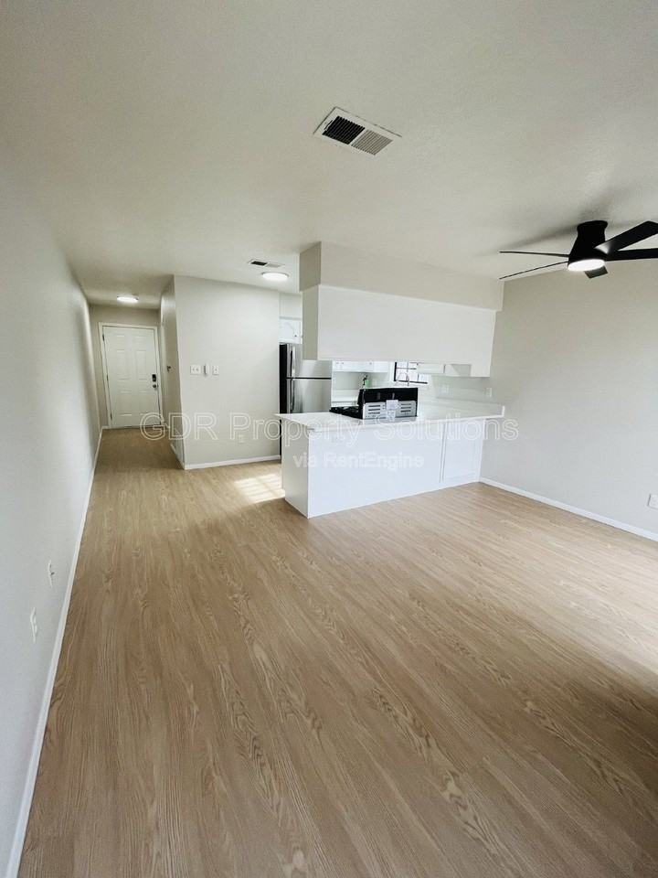 1116 Coal Ave Sw #6 - Photo 3 of 37