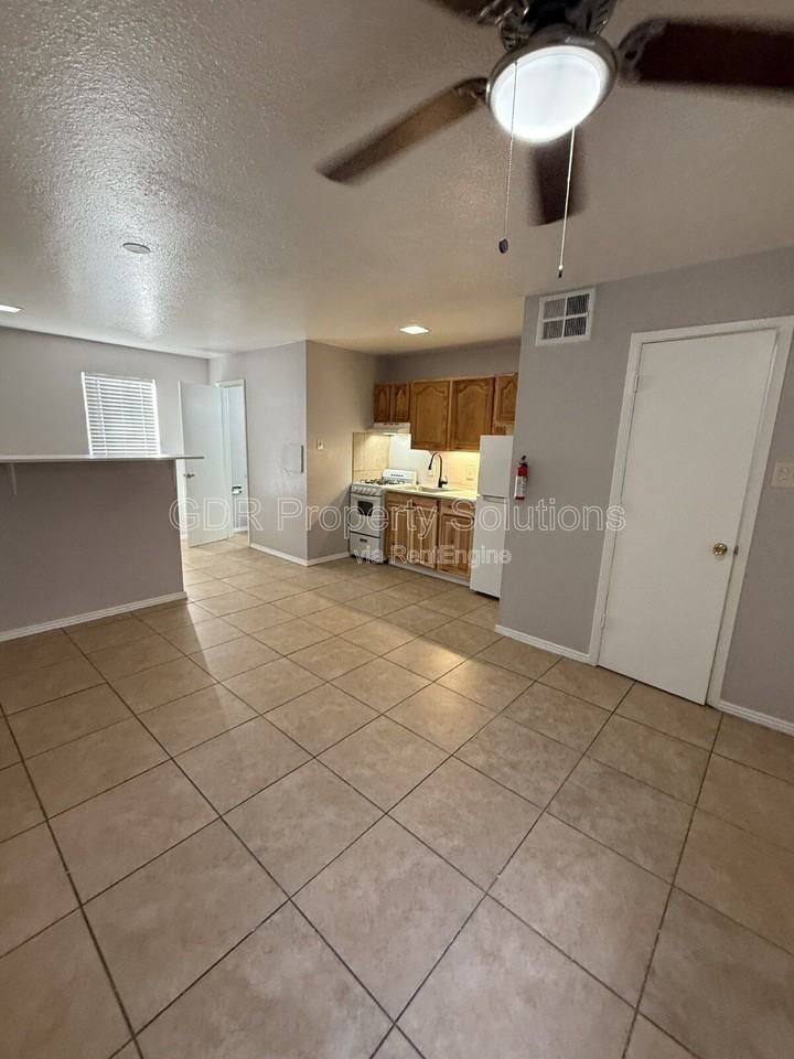 401 14th St Nw #12 - Photo 7 of 15