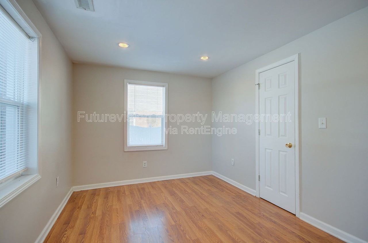 1512 N May St - Photo 7 of 12