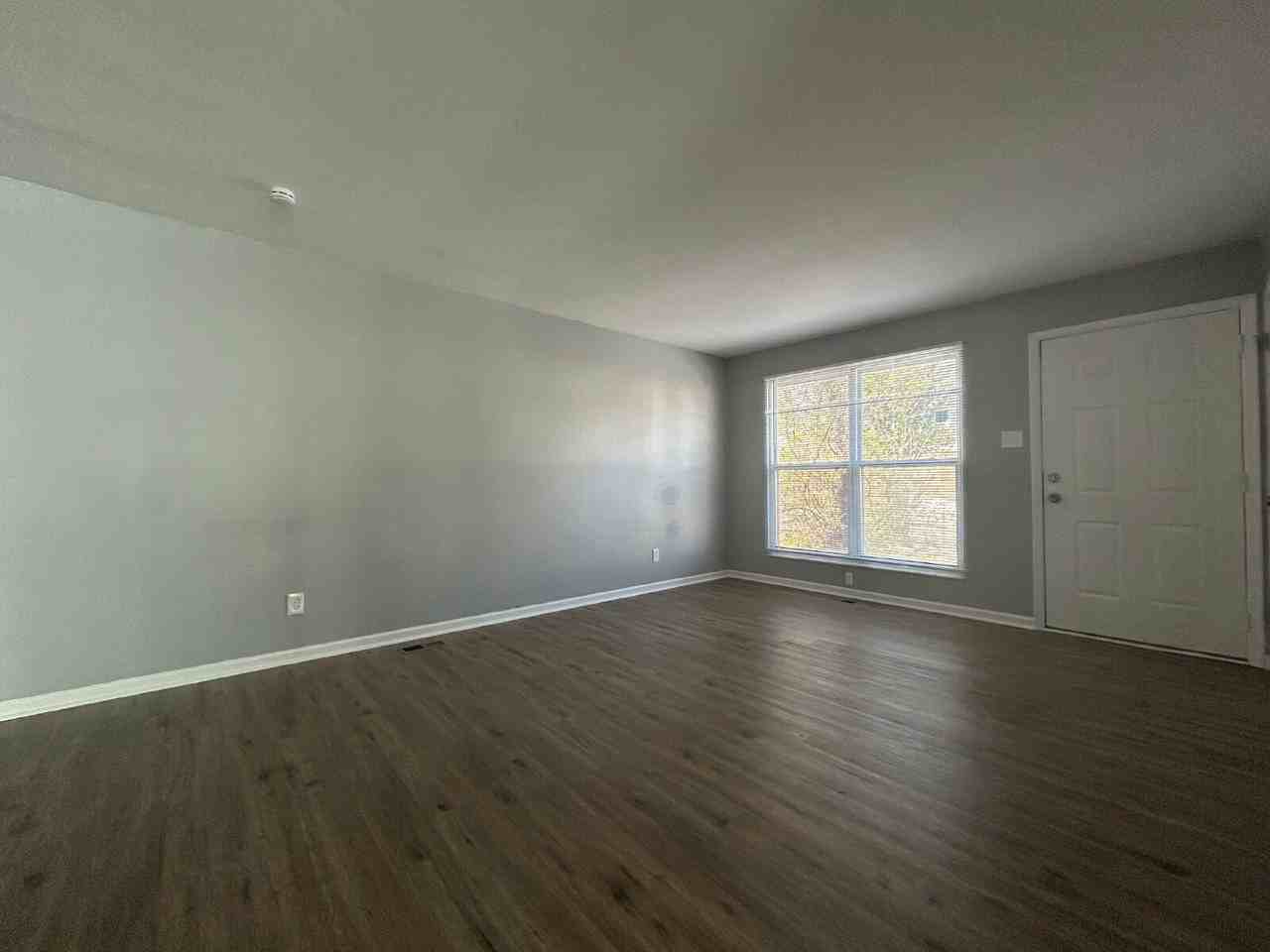 10412 Prince Dr - Photo 3 of 16