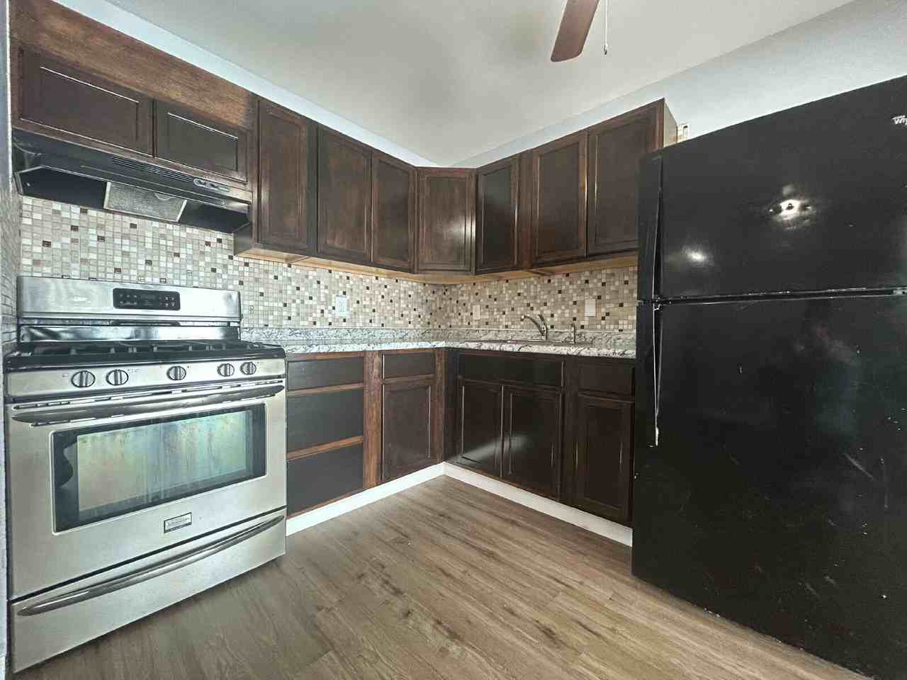 10412 Prince Dr - Photo 5 of 16