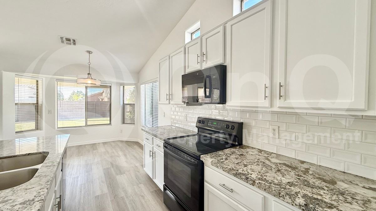 3064 S 106th Pl - Photo 4 of 22