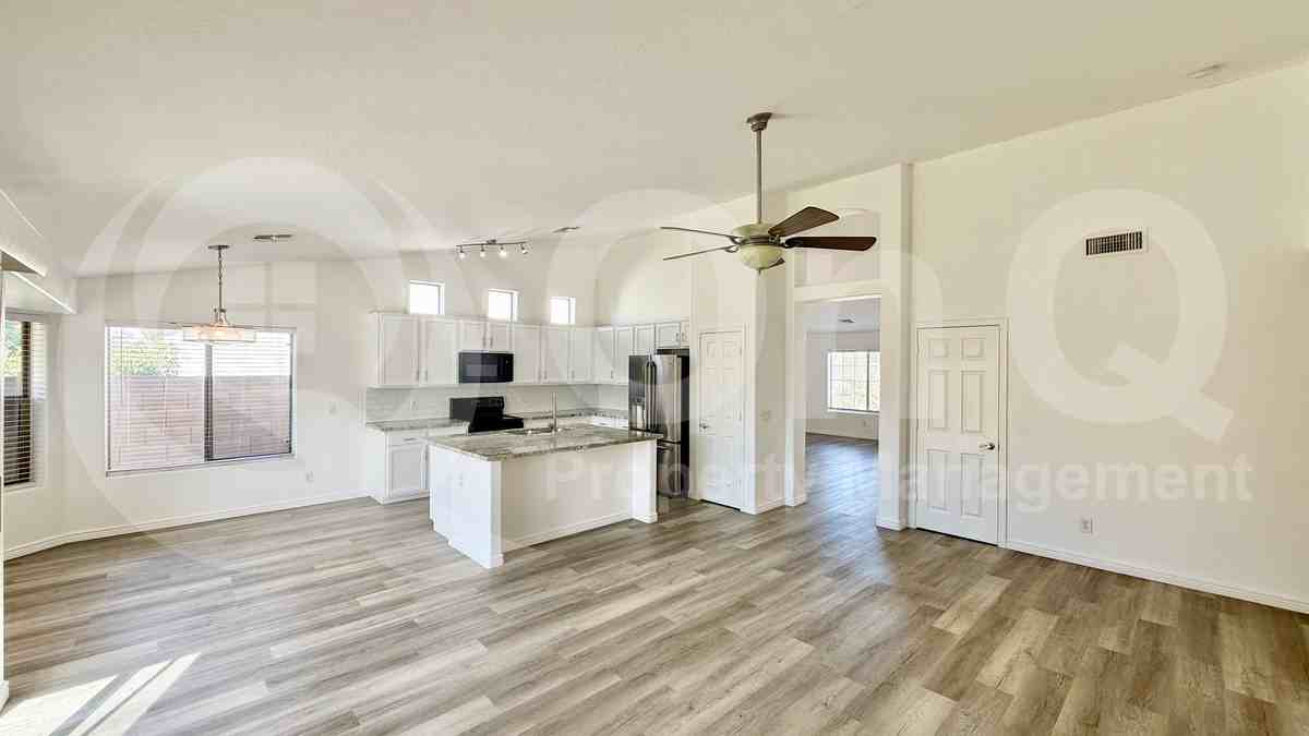 3064 S 106th Pl - Photo 6 of 22