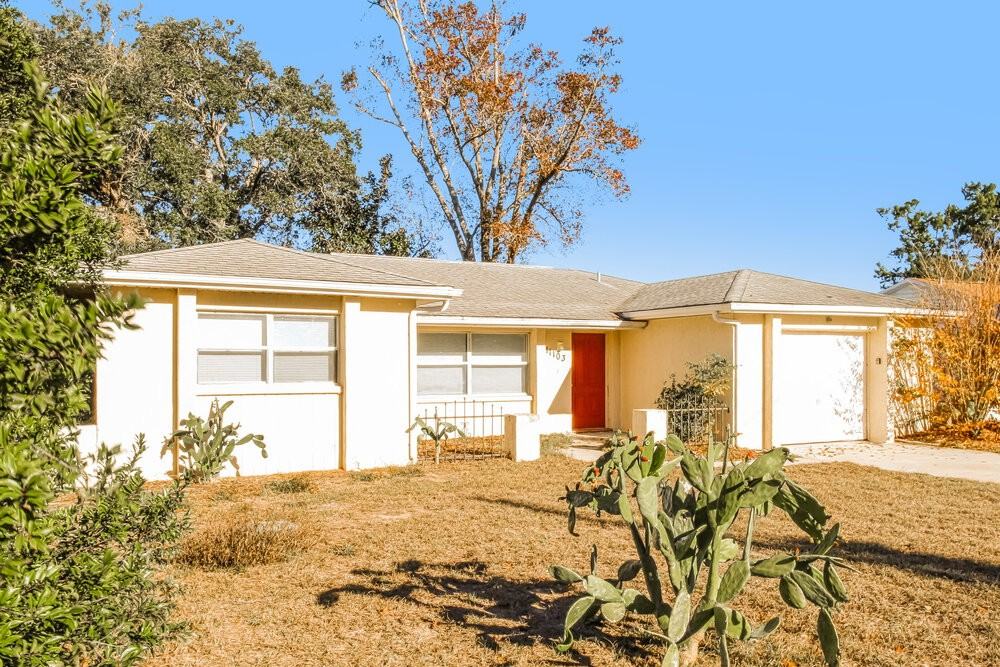 11103 Mayflower Rd - Photo 3 of 16