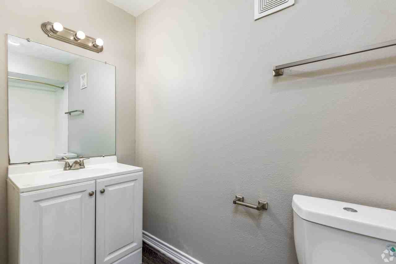 4596 W Kiest Blvd #1115 - Photo 5 of 15