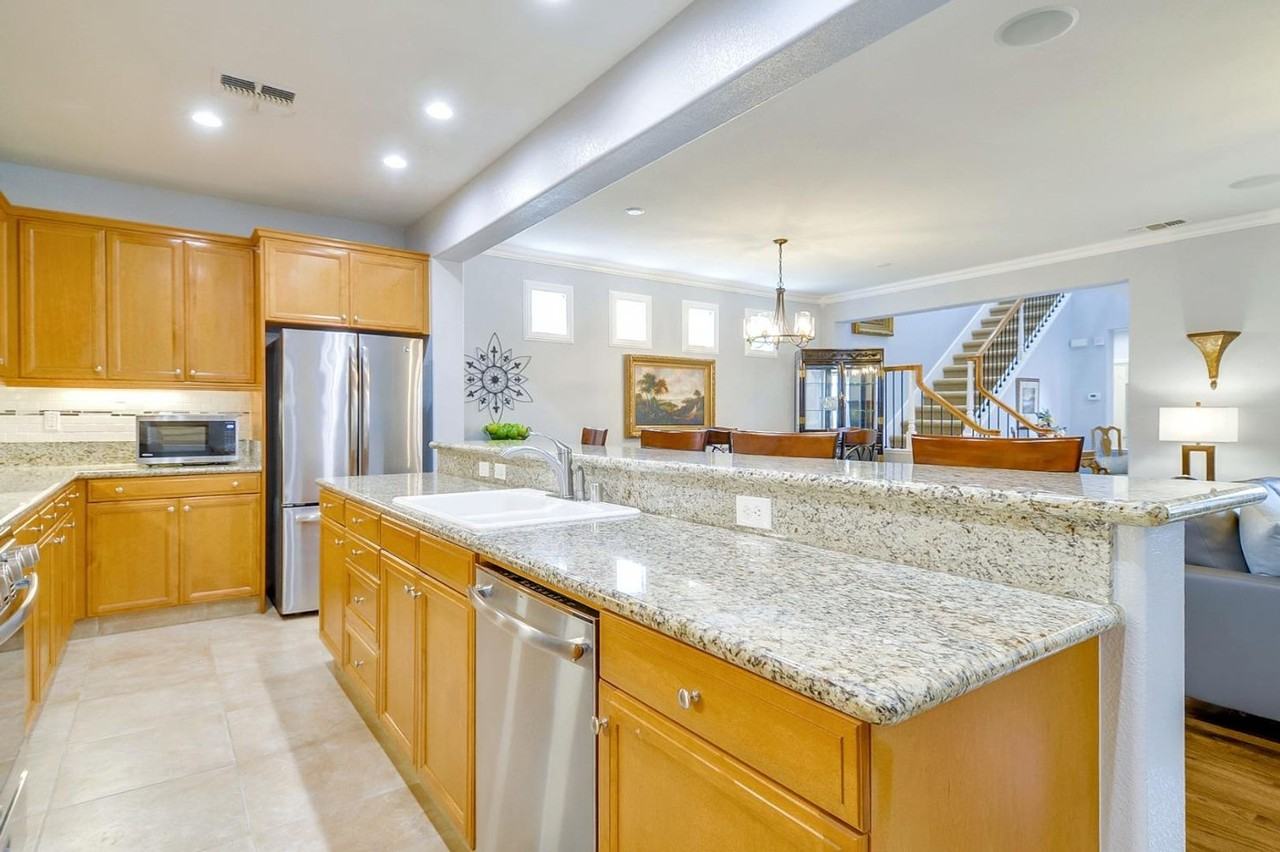 171 W Santa Barbara Way - Photo 4 of 6