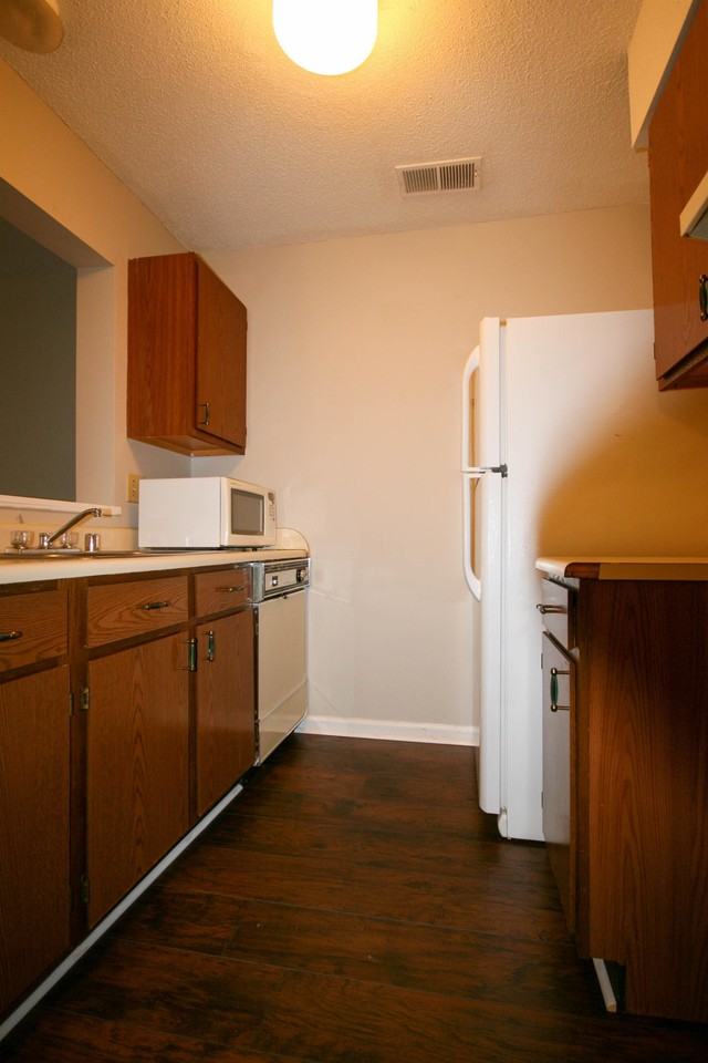 104B Westscott Dr - Photo 2 of 17