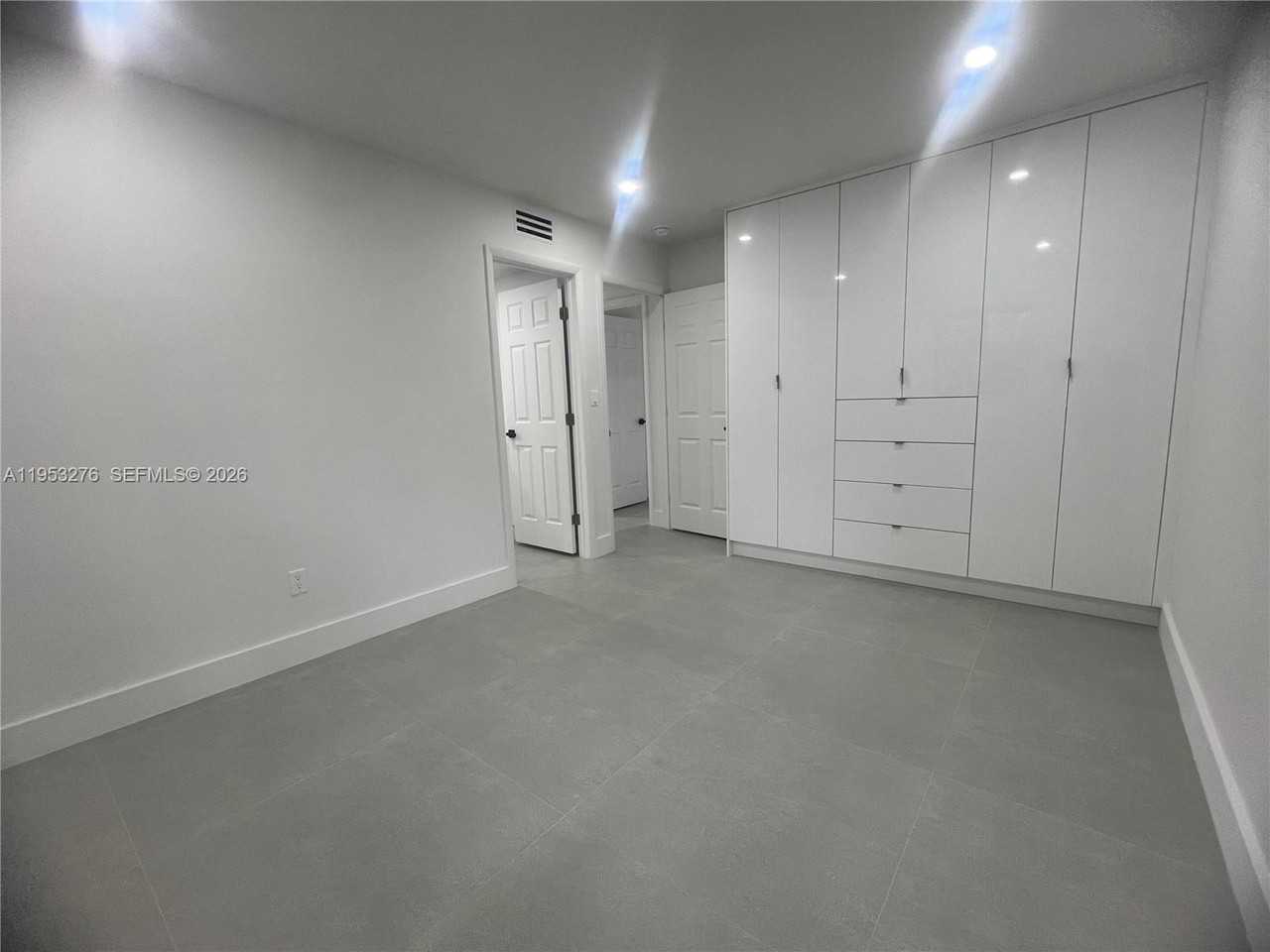 13380 Nw 32nd Ave - Photo 2 of 19