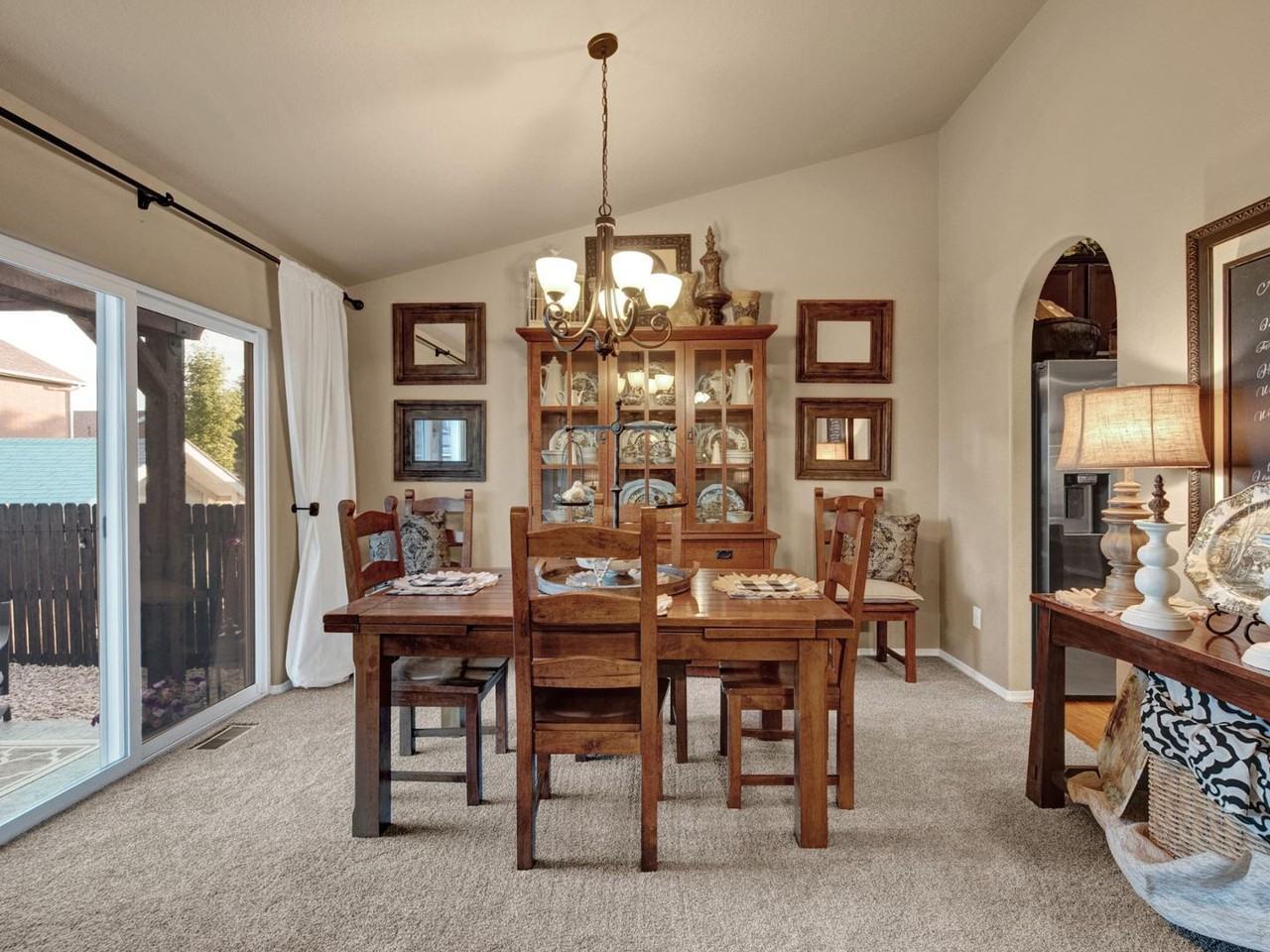 7737 Desert Wind Dr - Photo 7 of 32