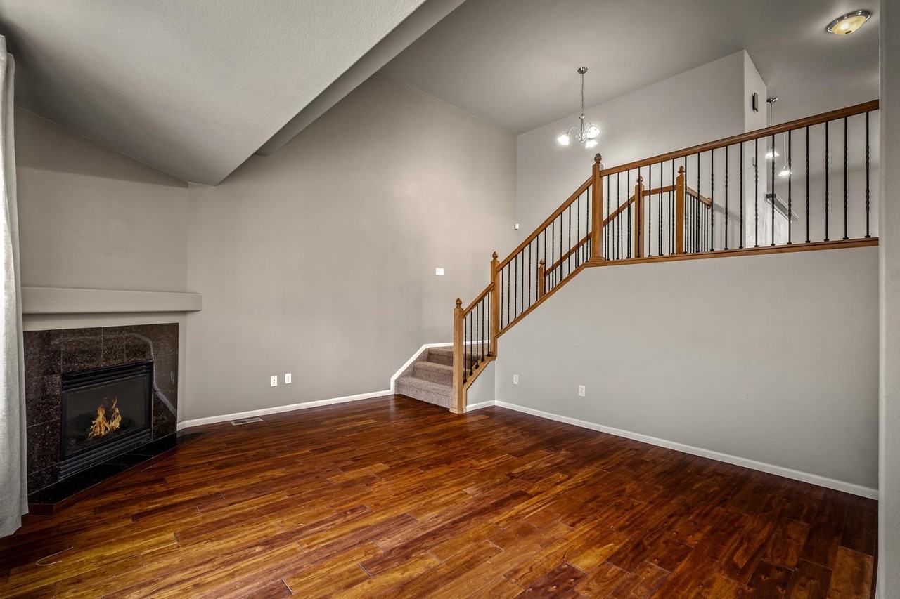 5657 Shamrock Hts - Photo 6 of 50