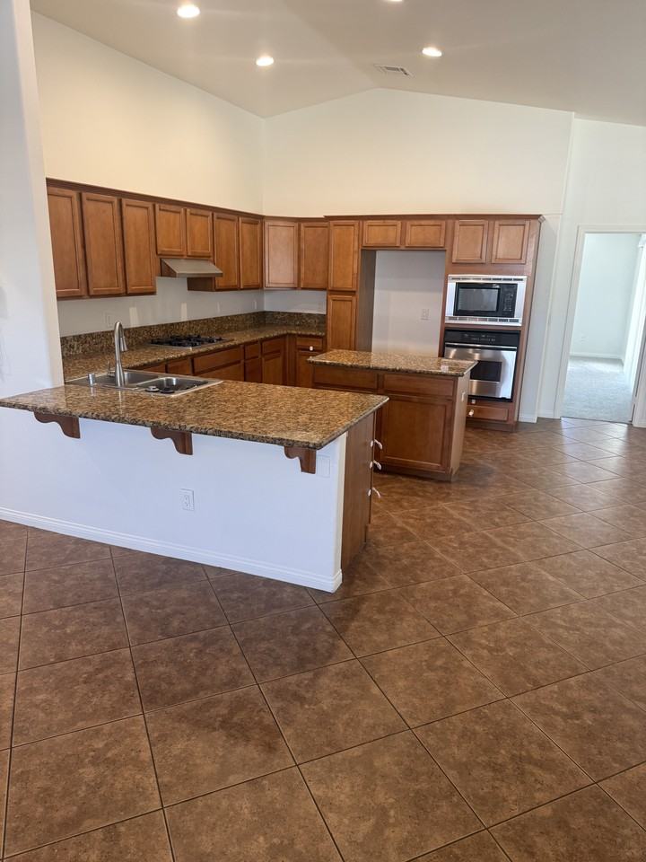 9741 Troon Ct - Photo 2 of 14