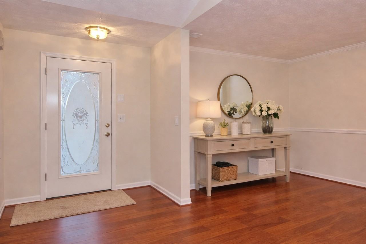 154 Leighs Grove Ct #1 - Photo 3 of 9