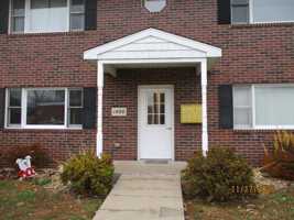 featured image of 1490 Tower Dr #4