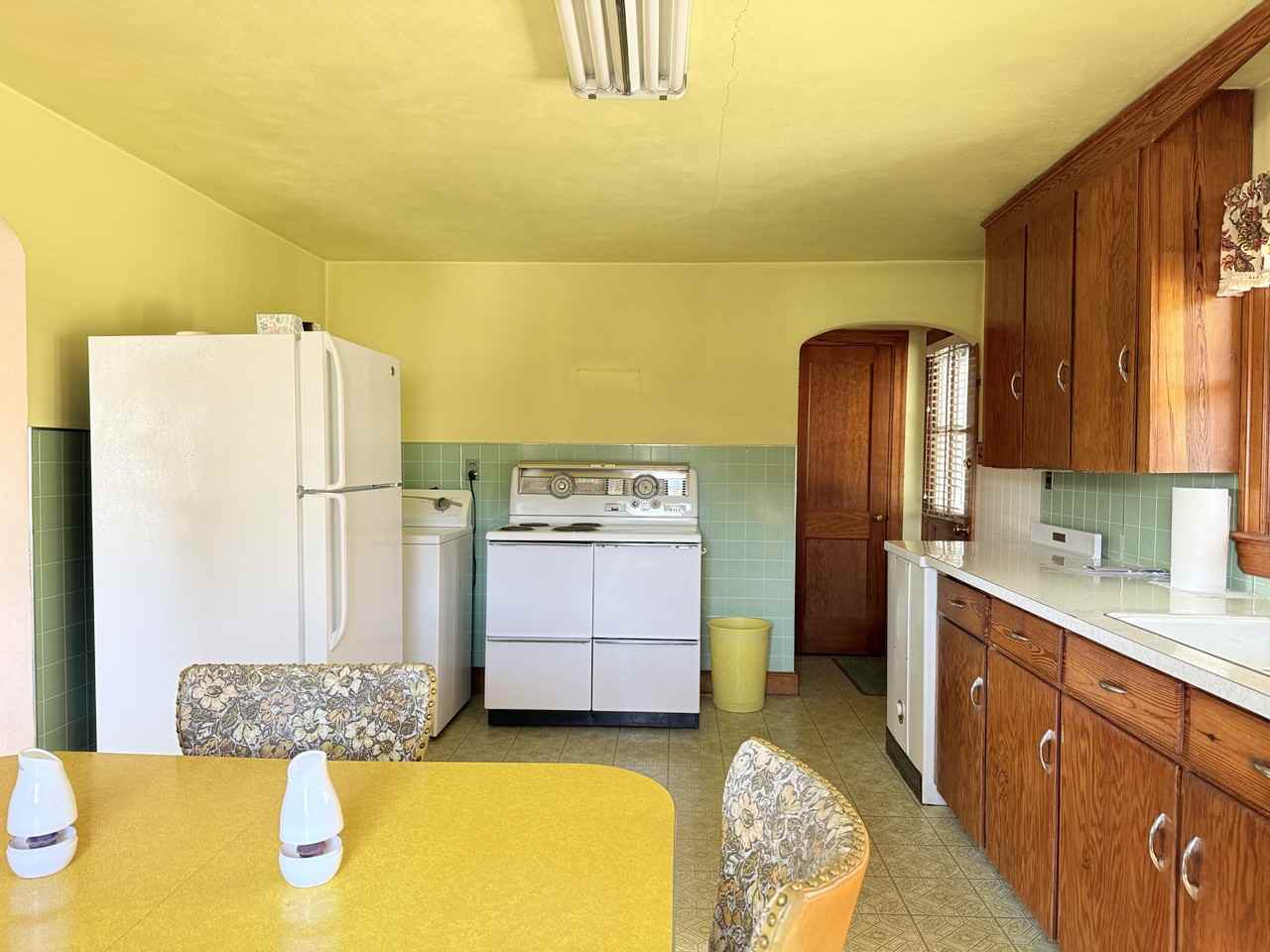 672 N Bedford St #672 - Photo 2 of 3