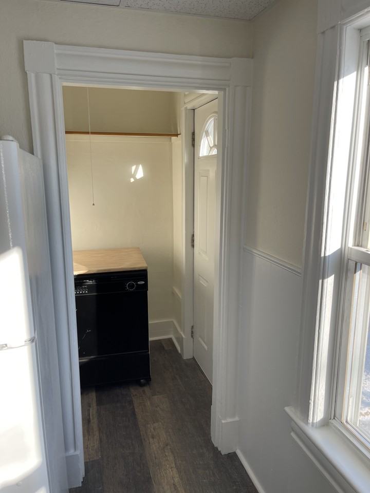 4042 Oak St #40 - Photo 3 of 46